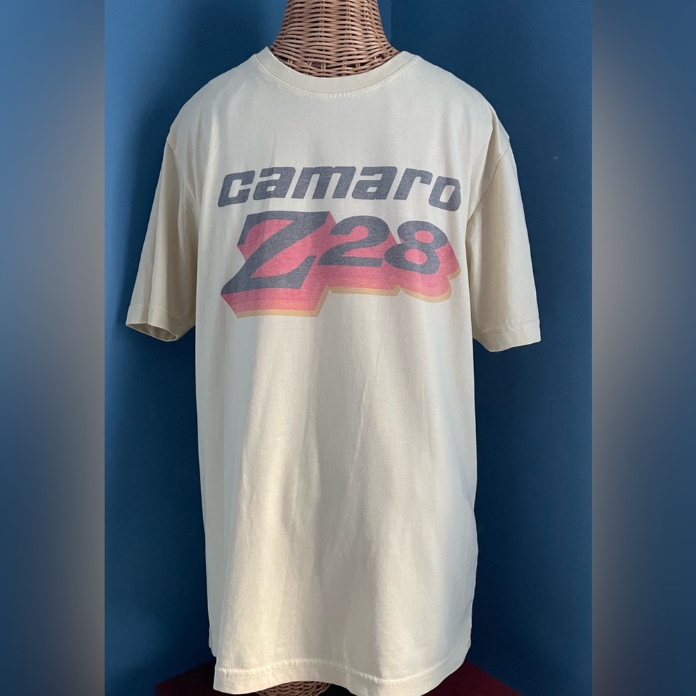 Red Jacket General Motors Vintage Camaro Z28 Short Sleeve Tee Shirt. Size Large.